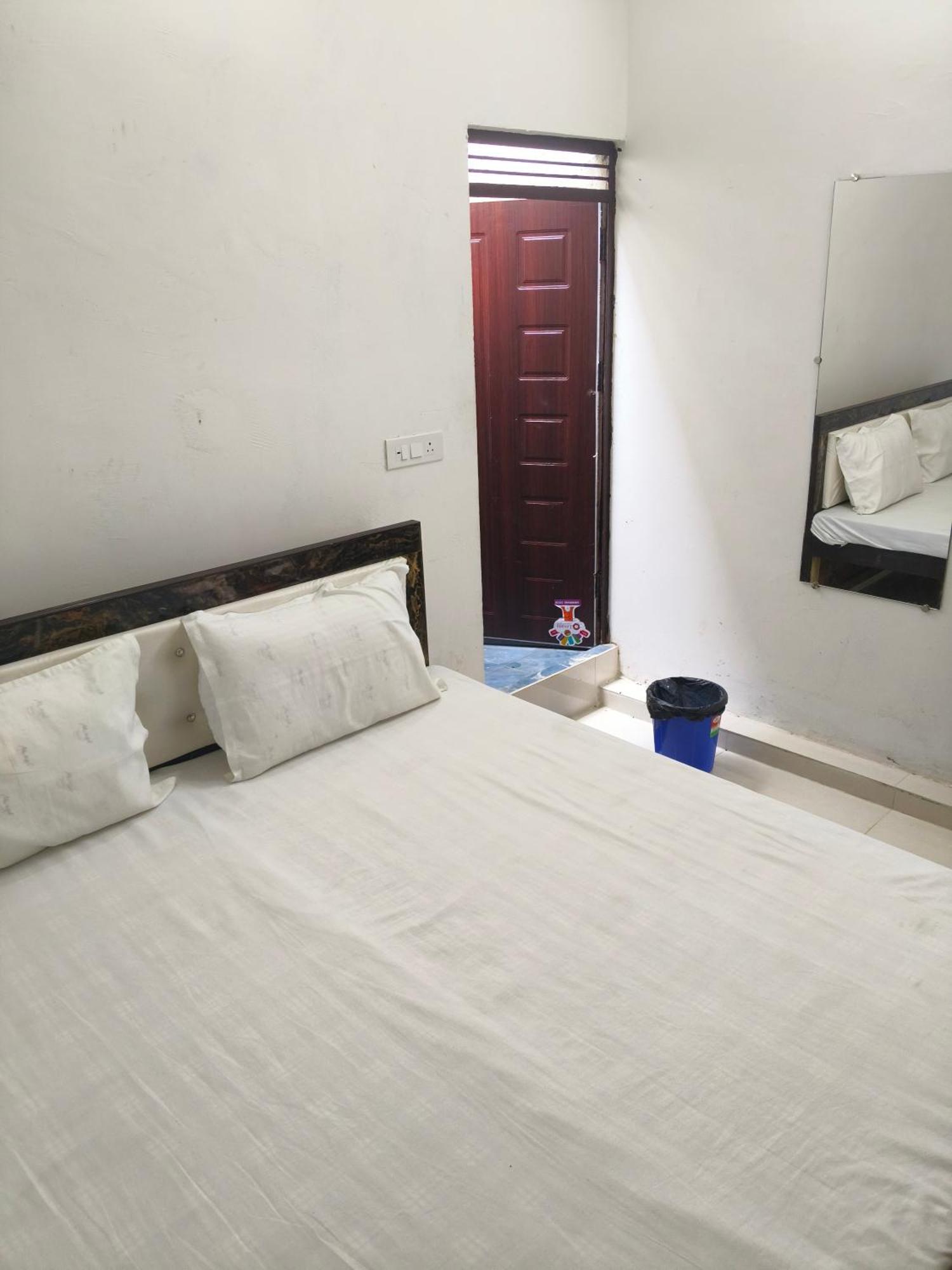 Rameshwar Dham Andhra Bhavan Naimisharanya Extérieur photo