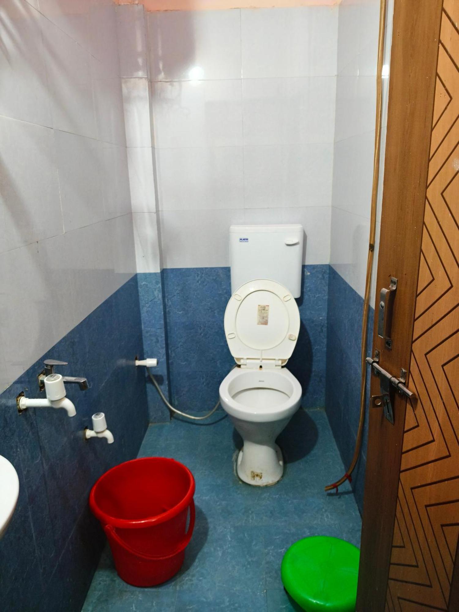 Rameshwar Dham Andhra Bhavan Naimisharanya Extérieur photo